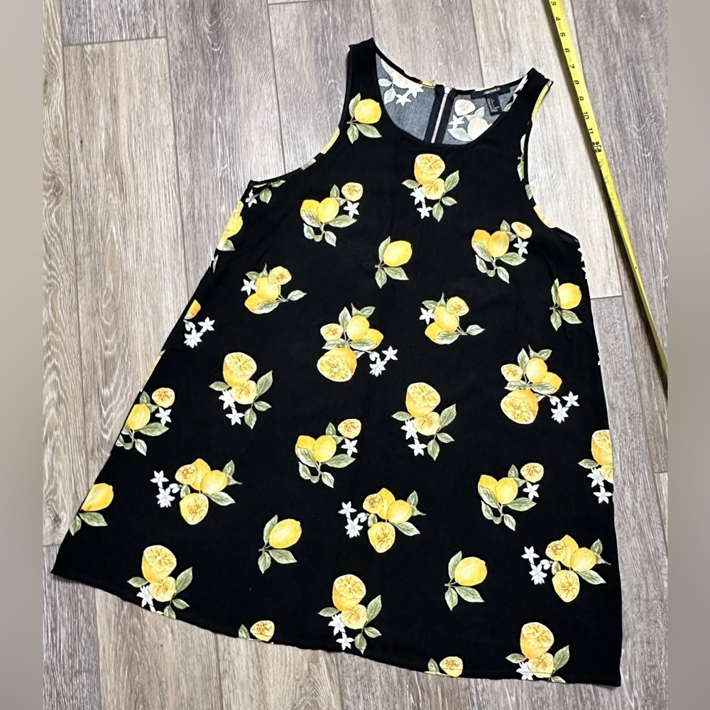 🛍️ Forever 21 super cute dress Size Large but  fits medium.